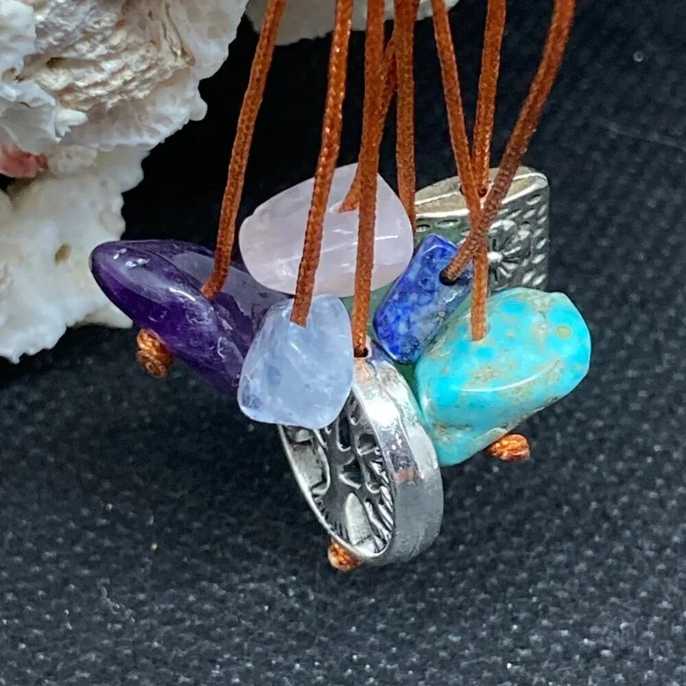 New Looped handle boho style macrame rose quartz keychain/bag clip - Picture 3 of 3